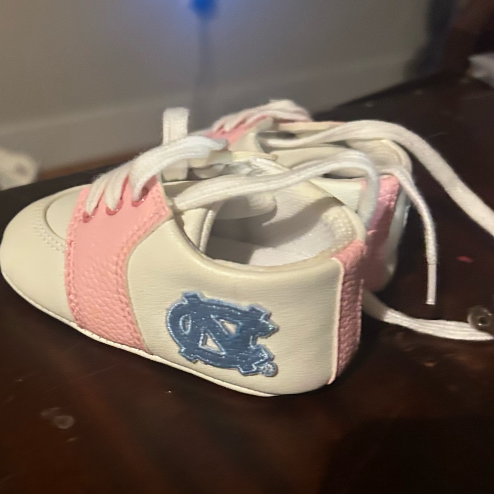 Baby unc shoes 6-12months, tried on never actually worn